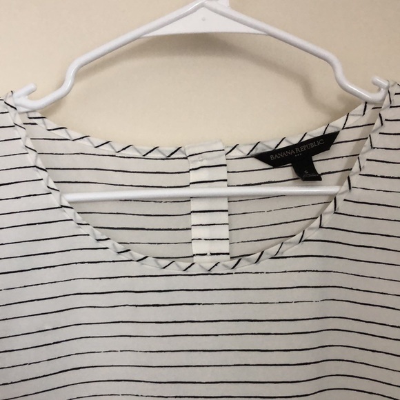 Banana Reuplic white and black striped top - Picture 2 of 3